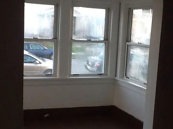 2nd image of 1207 Oak Grove Ave