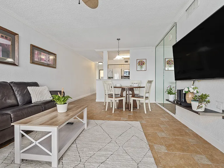 1000 Cove Cay Dr — Photo 9