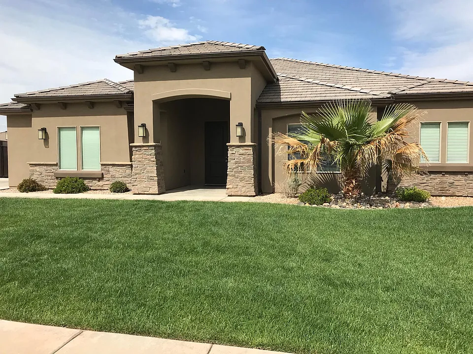 2967 E Crimson Ridge Dr