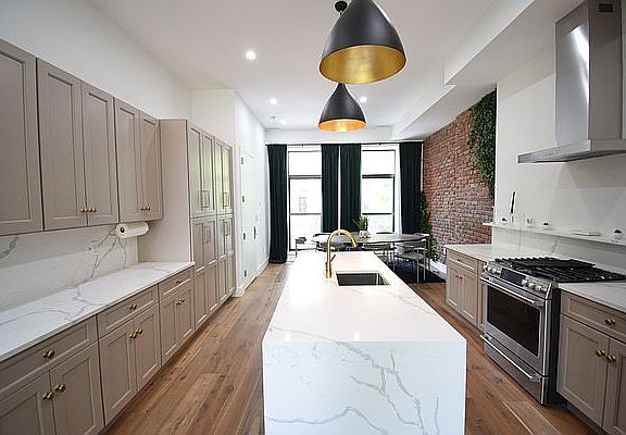 4th image of 365 Macon St #1