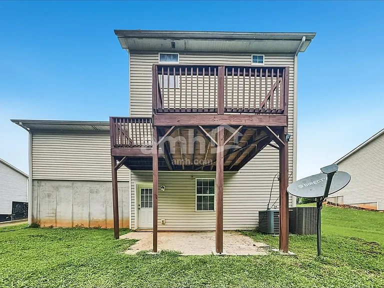 1509 Locomotive Dr NE — Photo 20