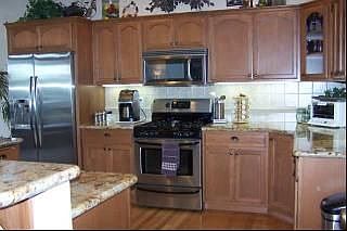 3rd image of 115 N Lindeblad Ln