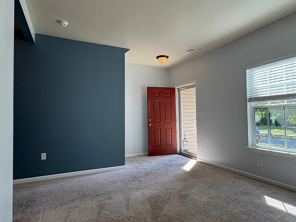 4 bed, 2.5 bath, 3124 sqft, $2,850 — Photo 4