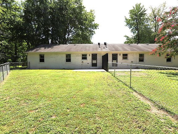3rd image of 956 Heritage Pl