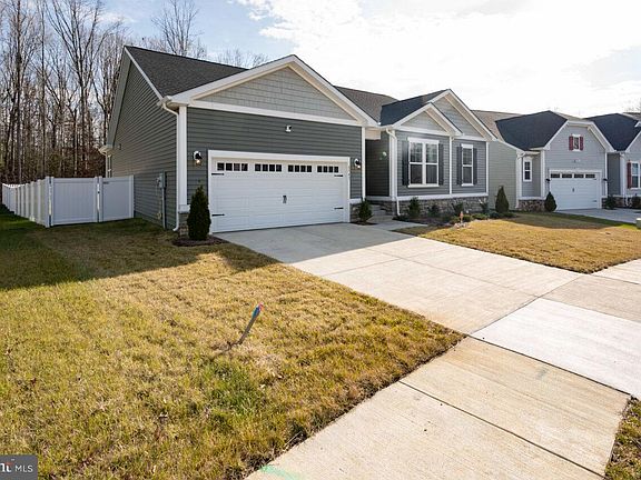 4th image of 8543 Fleetwood Dr