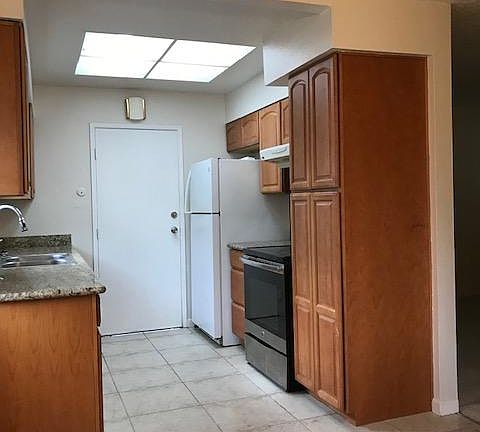 5th image of 5118 Royal Palm Dr