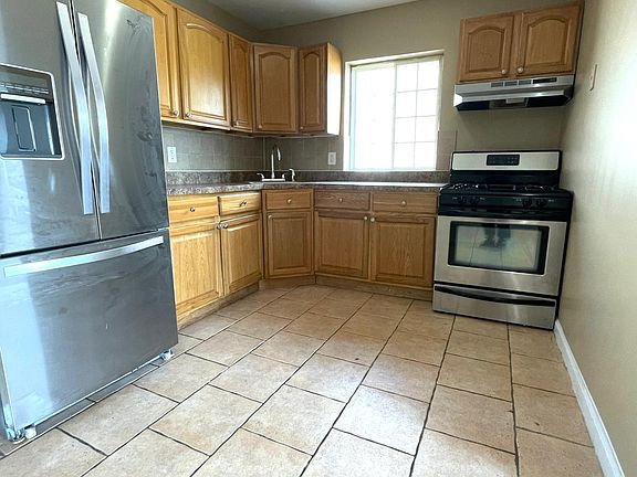 4th image of 1-74 Sixteen Almeda Ave #1