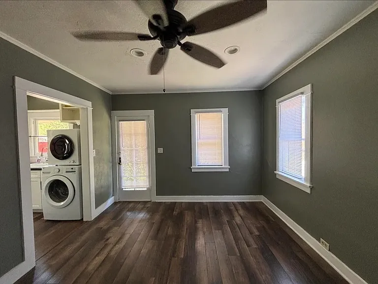 103 S Meridith Ave — Photo 5