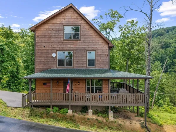 3169 Bear Mountain Ln, Sevierville, TN 37876