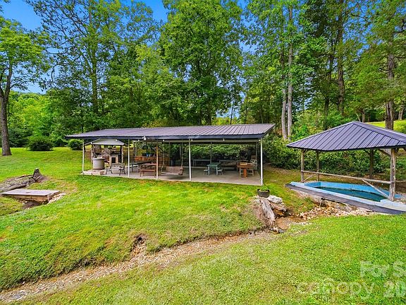 2nd image of 1915 Cedar Pond Rd