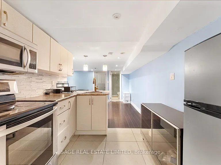 207 Cedarvale Ave #LOWER — Photo 6