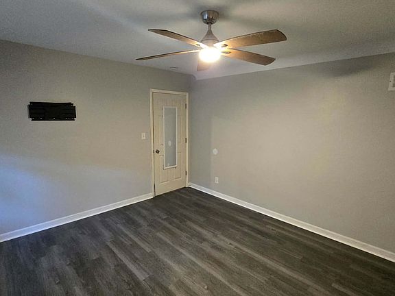 4th image of 419 Day Dr