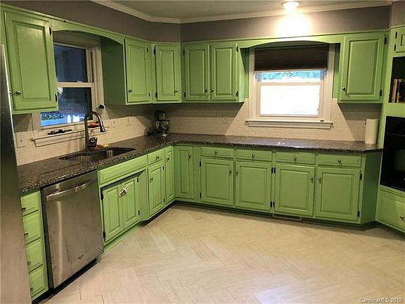 4th image of 801 Waverly Pl