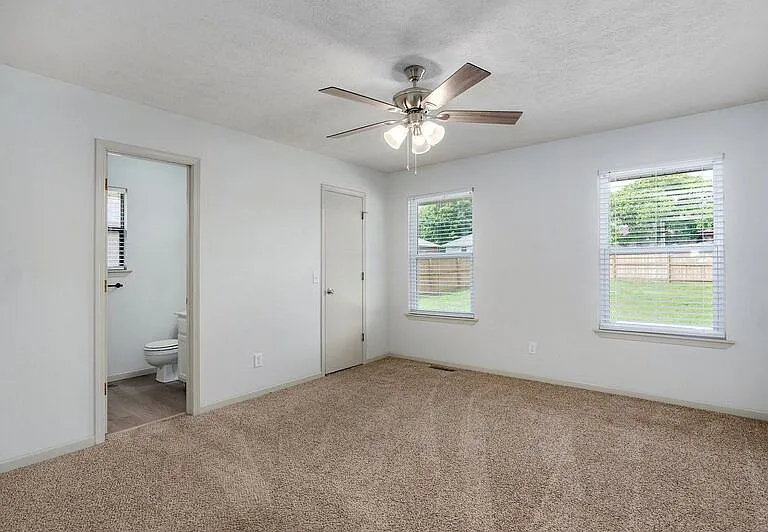 205 S Smalley St — Photo 9