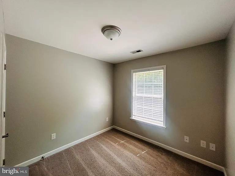 400 Munsons Hill Ct — Photo 17