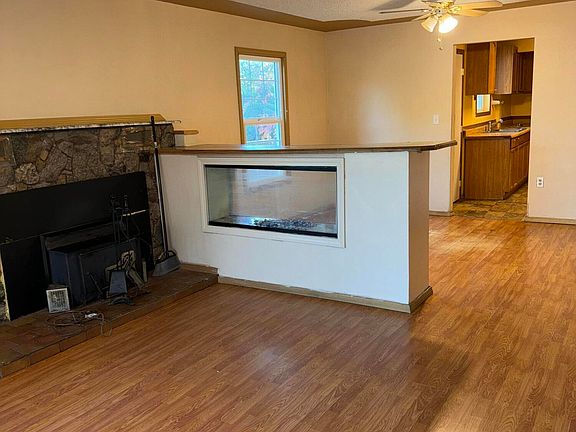 3rd image of 1105 Decatur Ave