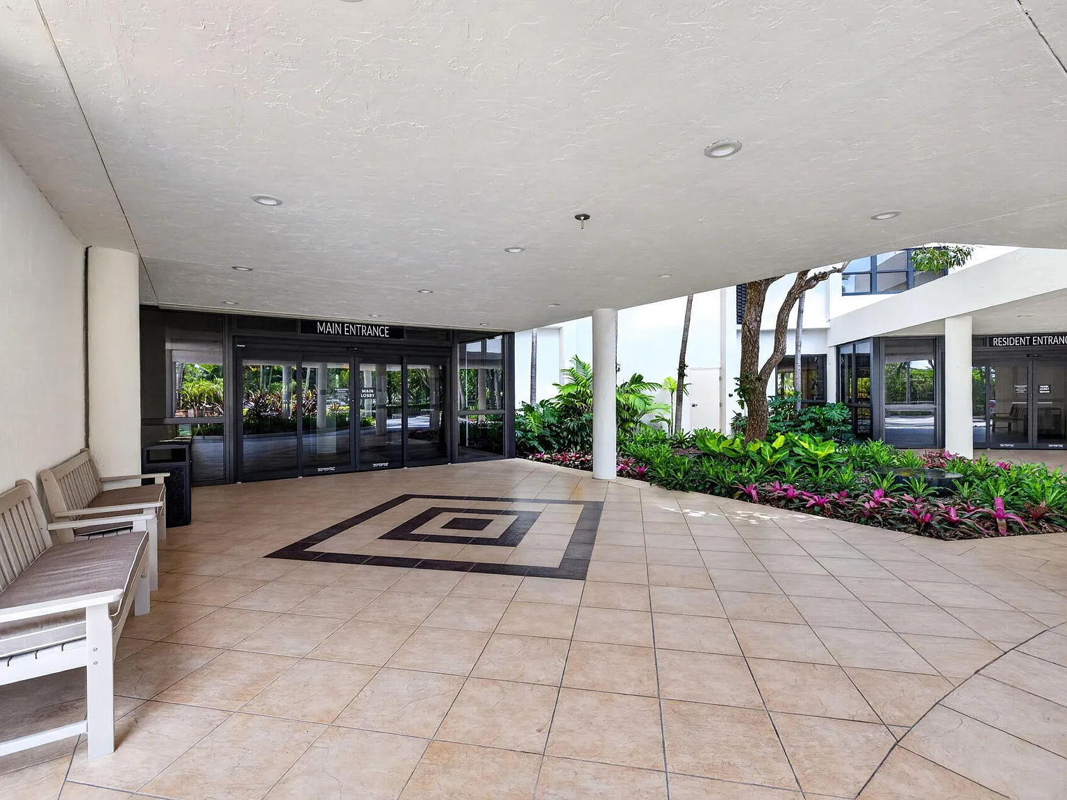 2 bed, 2.0 bath, 1700 sqft, $4,250 — Photo 2