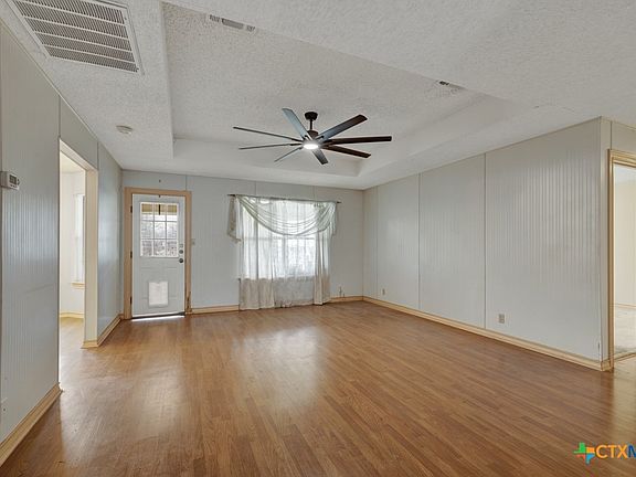 5th image of 1656 Camellia Ln