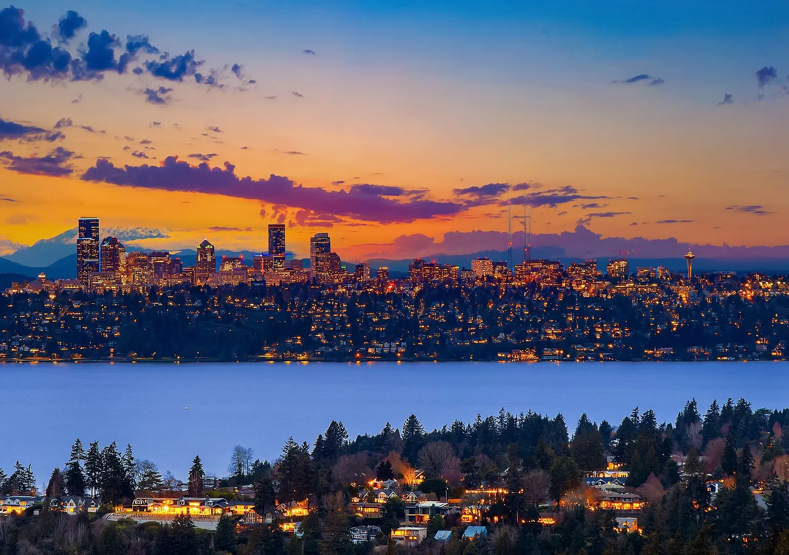3Bd/2.5Ba Bellevue Condo — Photo 2
