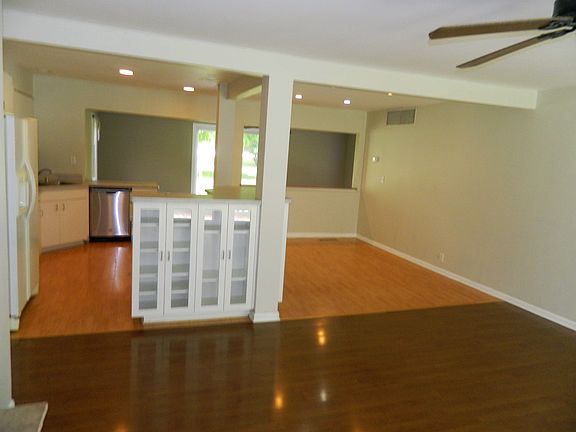 4th image of 5510 W Sunnyside Dr