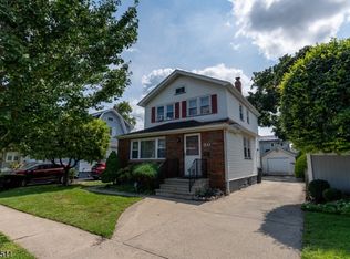 30 Carnation St, Bergenfield Boro, NJ 07621