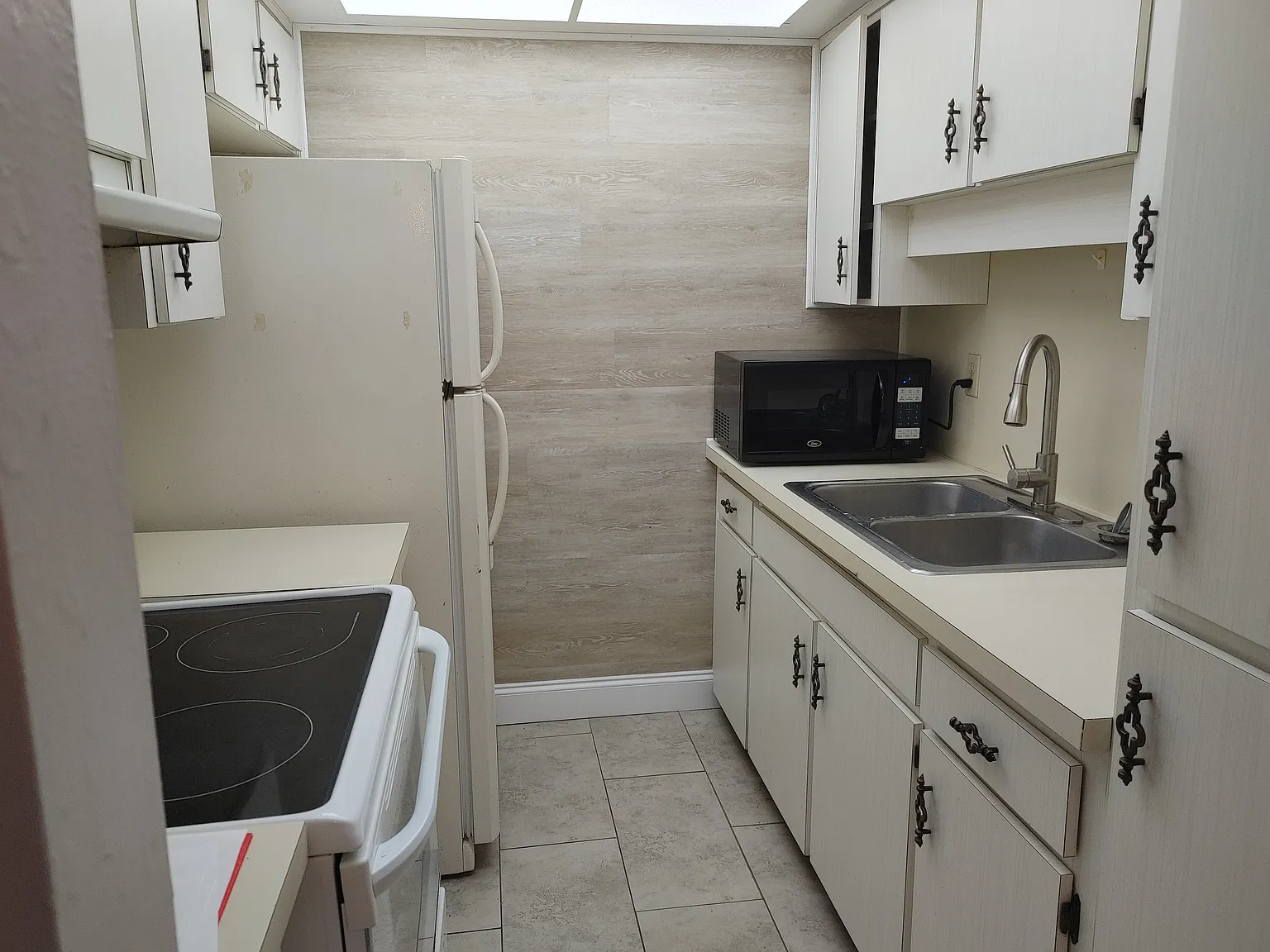 1 bed, 700 sqft, $1,350 — Photo 2