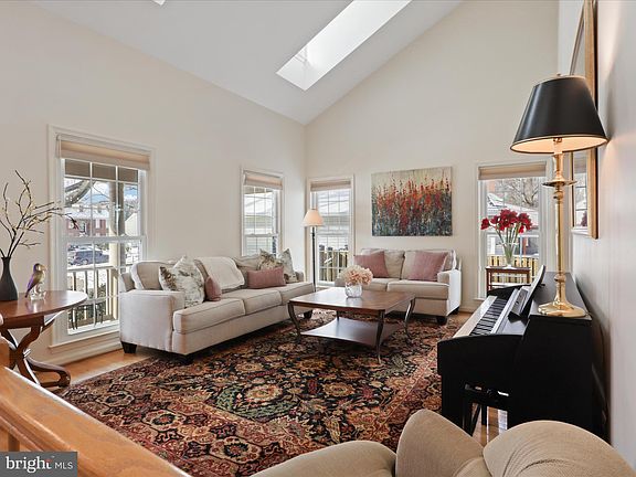 4th image of 1452 Winterberry Ct