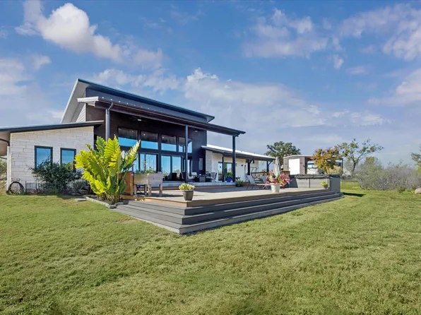 108 Schoolhouse Ln, Spicewood, TX 78669