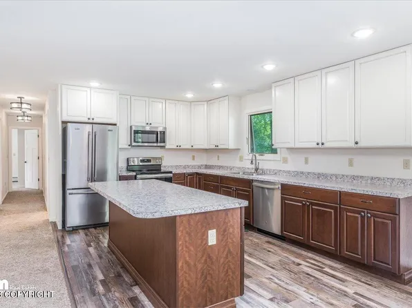 1346 Staubbach Cir, Anchorage, AK 99508