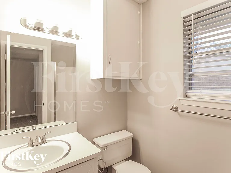 202 Carolyn Dr — Photo 16