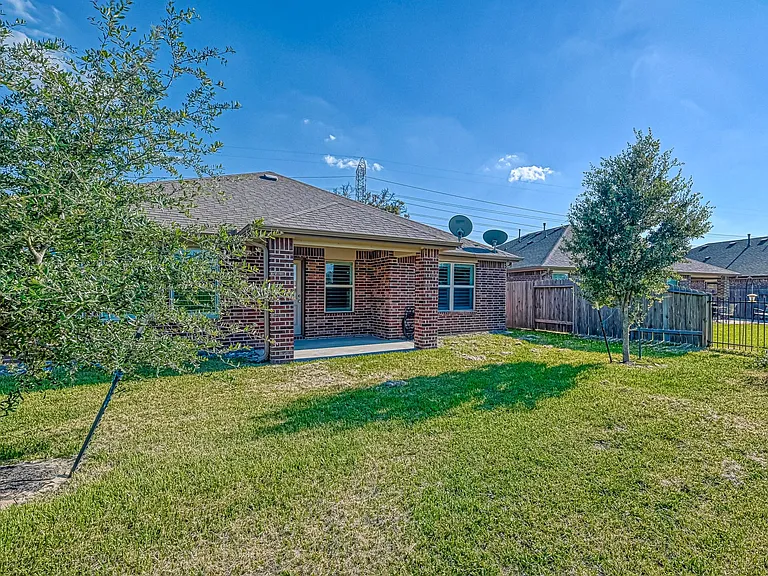 2818 Canadian Goose Ln — Photo 24