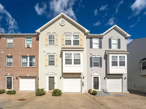 16 Robin Ln, Morgantown, WV 26508