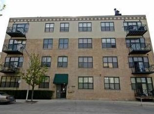 2512 N Bosworth Aveune #404, Chicago, IL