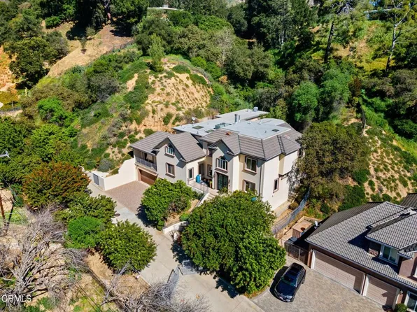 3263 New York Dr, Pasadena, CA 91107