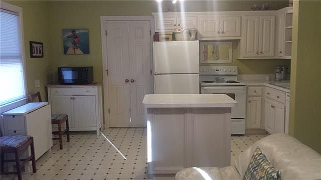 2nd image of 605 S Fannin St