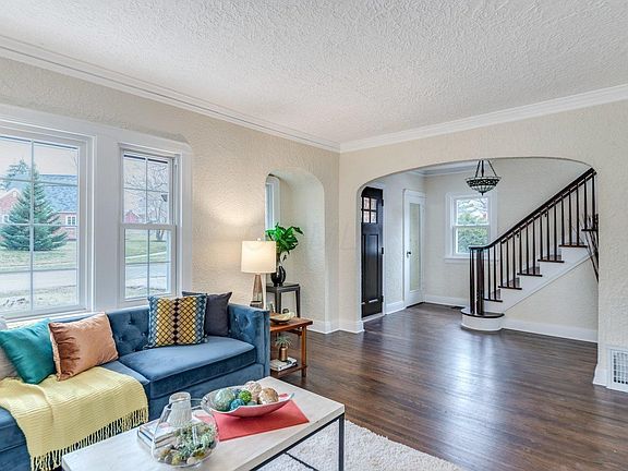 5th image of 549 E Townview Cir