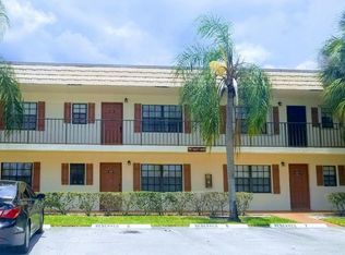 4233 Oak Terrace Dr, Greenacres, FL 33463