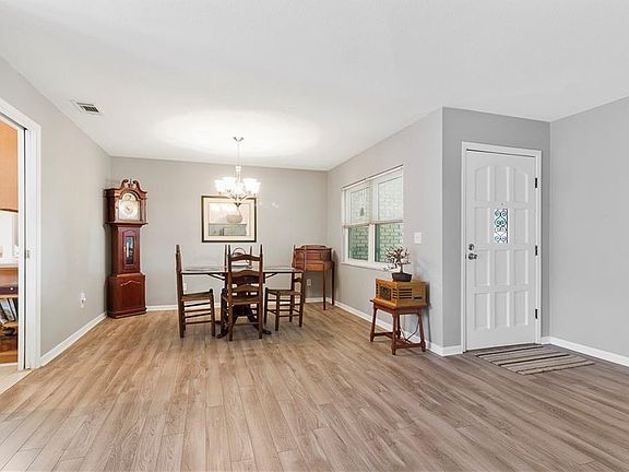 5th image of 1411 E Private Dr