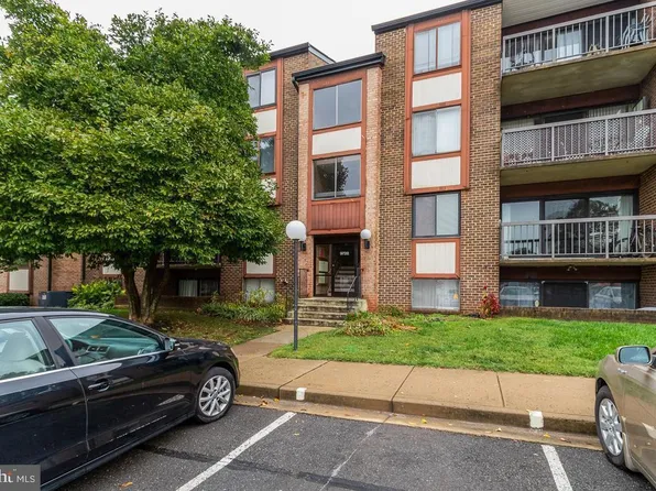 9728 Kingsbridge Dr APT 302, Fairfax, VA 22031
