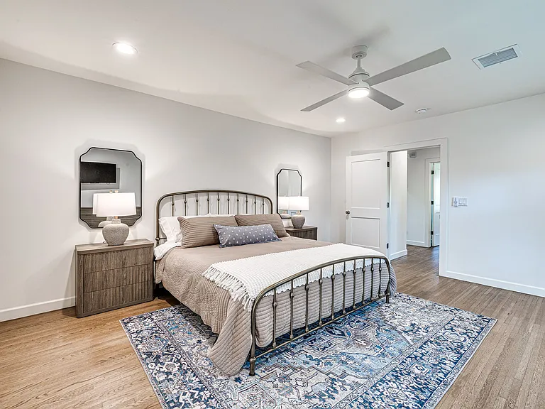 1540 S Columbia Pl — Photo 30