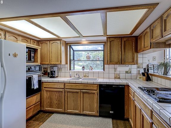 5th image of 7506 Rogue River Dr