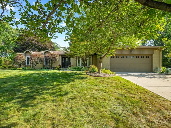 613 Grand Mesa Ct, Indianapolis, IN 46217