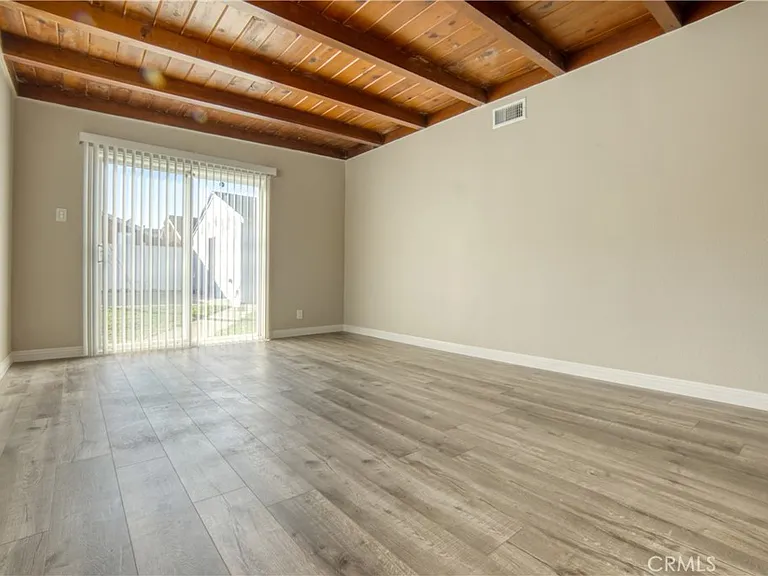 13903 S Zamora Ave — Photo 16