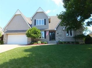 1039 NW High Point Dr, Lees Summit, MO 64081