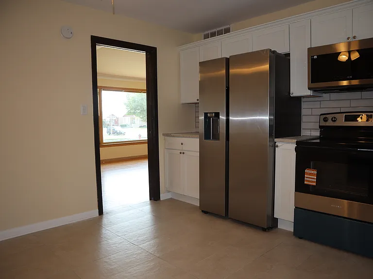 8755 S Fairfield Ave — Photo 8