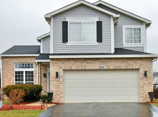 1930 Blossom Ridge Dr, Bolingbrook, IL 60490