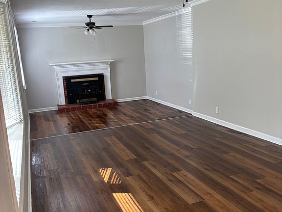 3rd image of 115 Delaware Dr