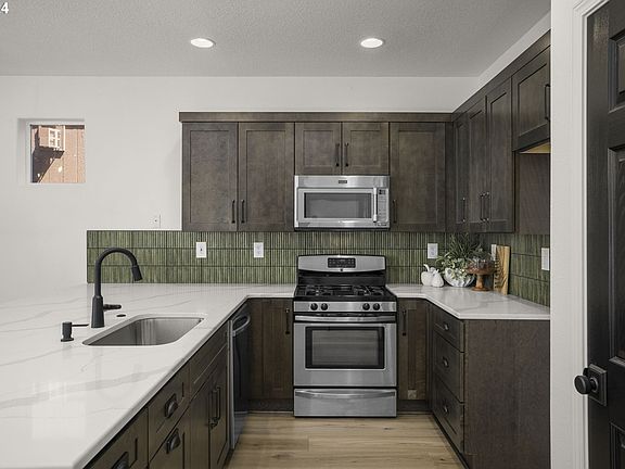 5th image of 1831 SE Waterlily St
