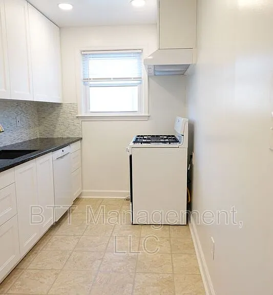 8802 Plymouth St #6 — Photo 12