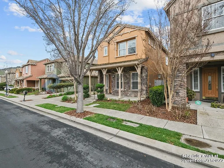 9208 Hallmark Pl — Photo 3